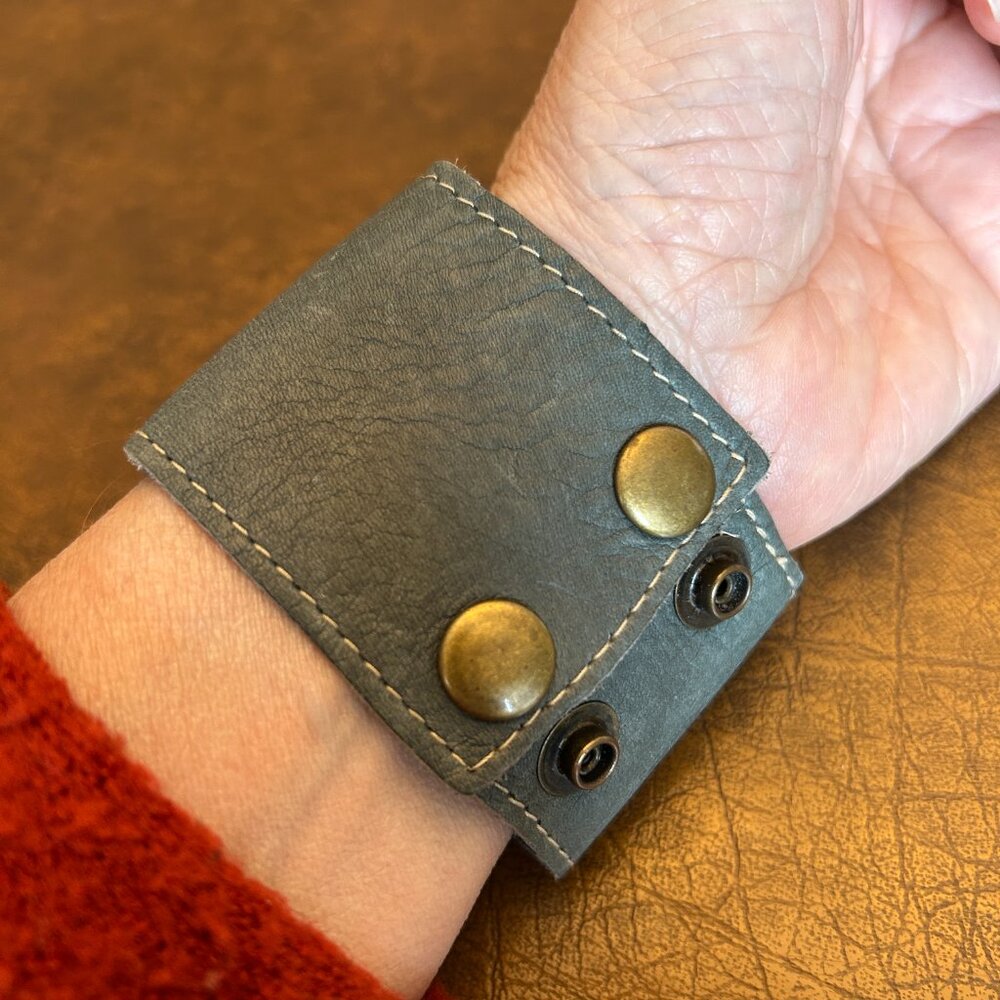 KBD Studio Leather Bracelet - Picture 3 of 6